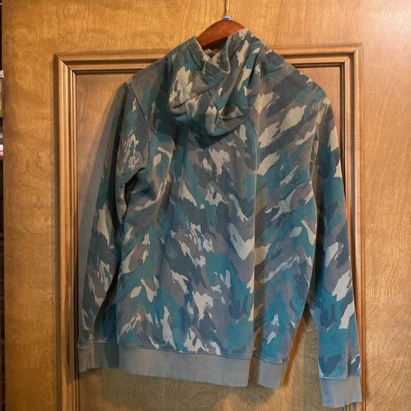 The North Face Youth / Junior XL/TG Camo Green Hoodie - Picture 2 of 5